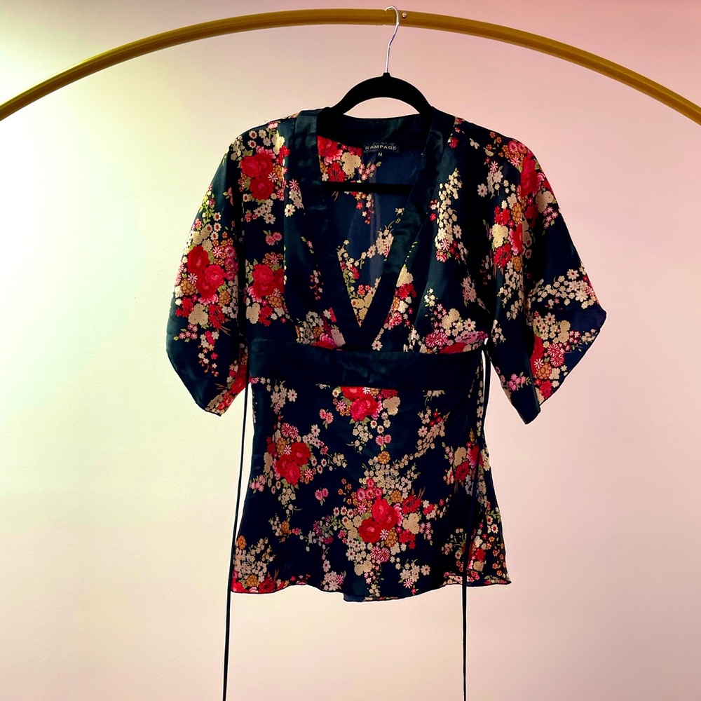Kimono styled blouse